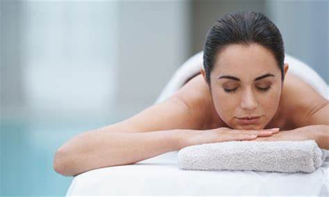 The Therapeutic Benefits of CBD Massage Oil: Enhancing Relaxation and Wellness